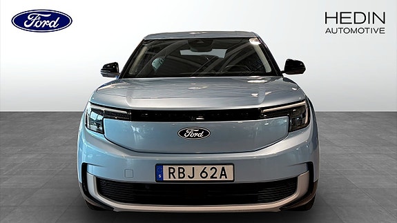 Ford Explorer 8 of 16