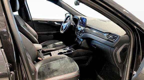 Ford Kuga 3 of 9