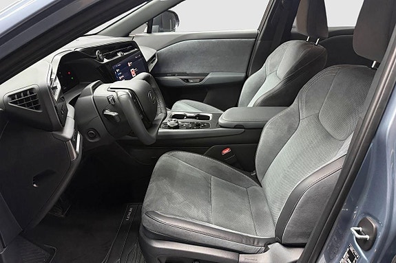 Lexus RZ300e 13 of 20