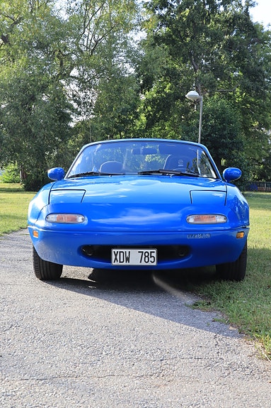 Mazda MX-5 2 of 8
