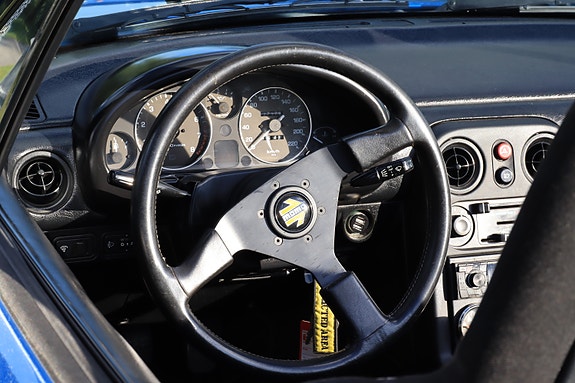 Mazda MX-5 7 of 8