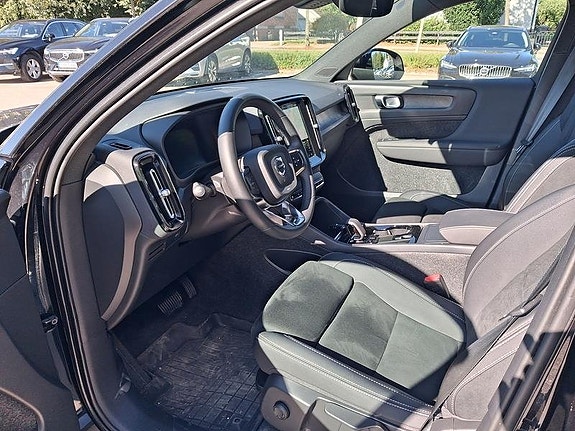 Volvo XC40 4 of 4