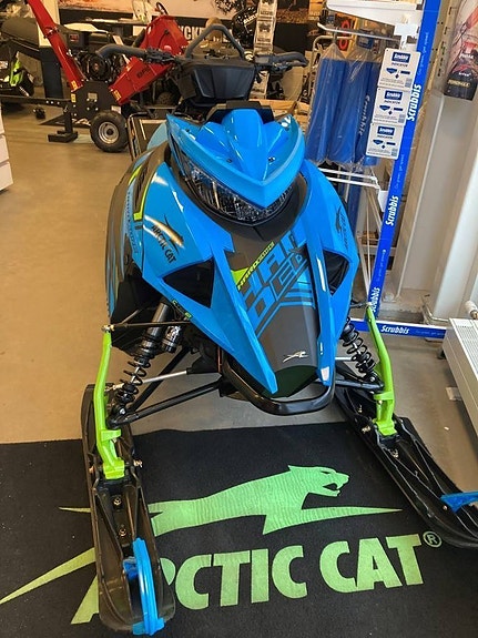 Arctic Cat M8000 Hardcore Alpha 146" 2024 momsad 5 of 5