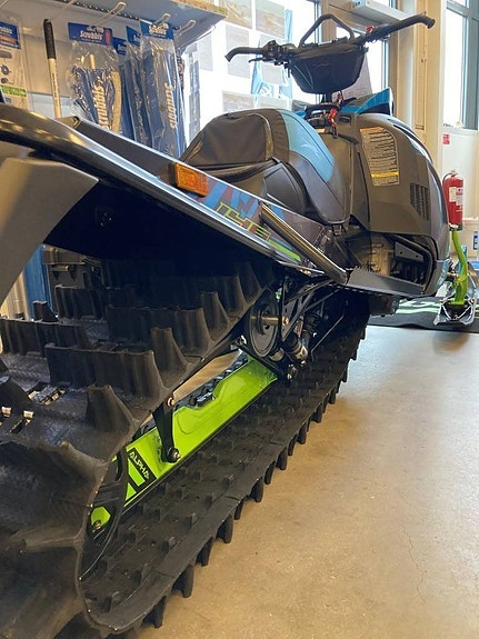 Arctic Cat M8000 Hardcore Alpha 146" 2024 momsad 4 of 5