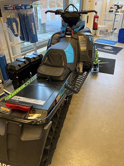 Arctic Cat M8000 Hardcore Alpha 146" 2024 momsad 2 of 5
