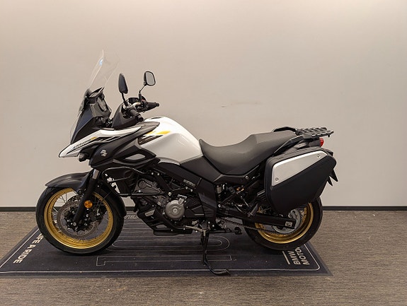 Suzuki DL650 V-Strom 4 of 4
