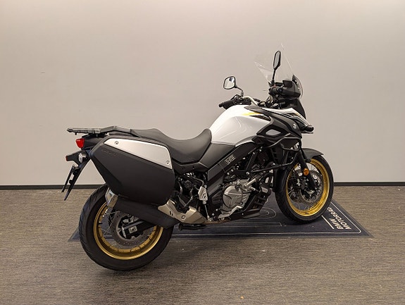 Suzuki DL650 V-Strom 3 of 4