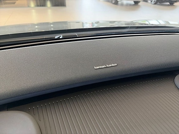 Volvo EX30 16 of 19