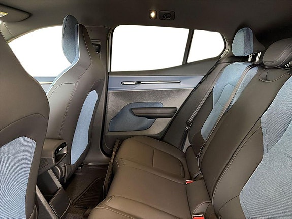 Volvo EX30 12 of 19