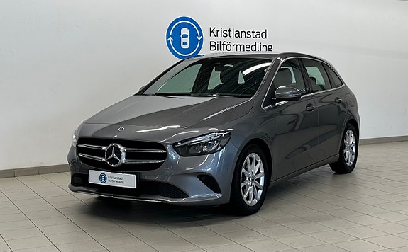 Mercedes-Benz B200 d 2 of 12