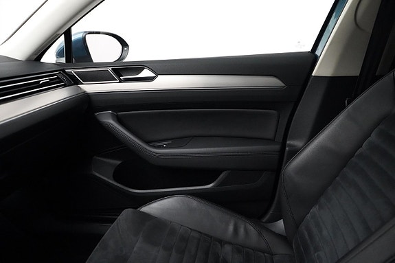 Volkswagen Passat 15 of 23