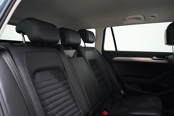Volkswagen Passat 17 of 23