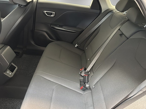 Kia K4 9 of 20