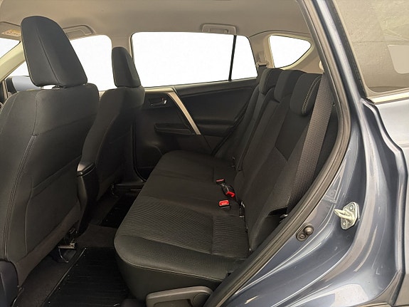 Toyota RAV4 21 of 25