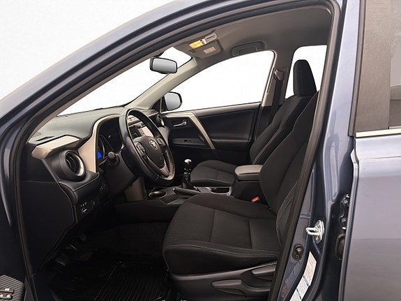 Toyota RAV4 12 of 25