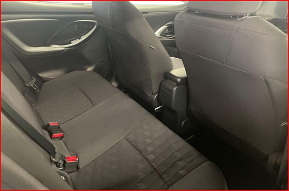 Toyota Yaris 7 of 8