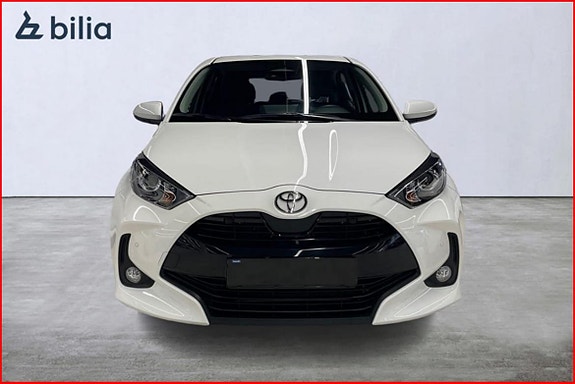 Toyota Yaris 5 of 8