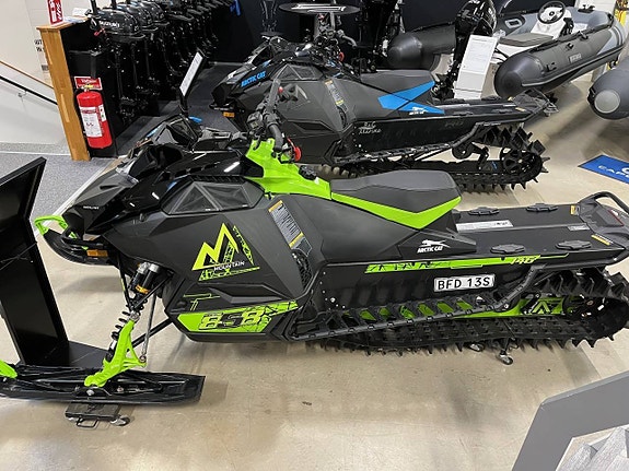 Arctic Cat M 858 Sno Pro 146" -25 (Garmin G8) Demo, momsad! 3 of 7