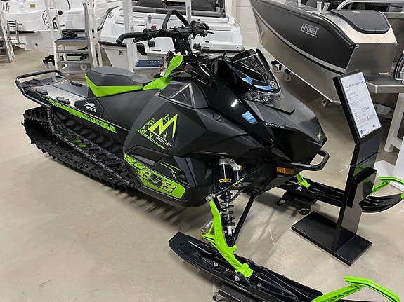 Arctic Cat M 858 Sno Pro 146" -25 (Garmin G8) Demo, momsad! 2 of 7