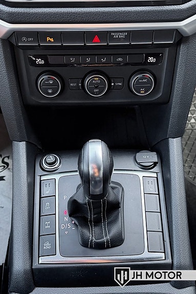 Volkswagen Amarok 14 of 22