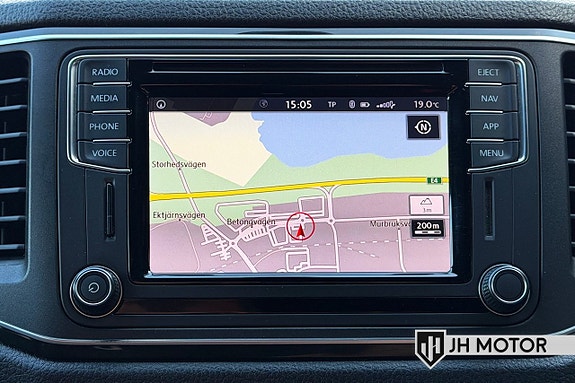 Volkswagen Amarok 22 of 22
