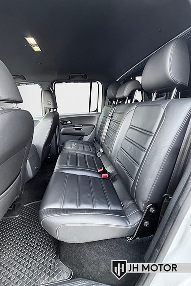 Volkswagen Amarok 12 of 22