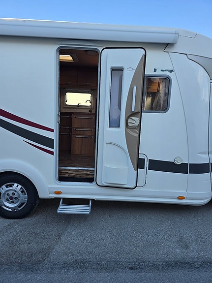 Eura Mobil Terrestra 710 *Dubbelsäng *Markis *Endast 3900 mil 9 of 28