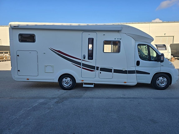 Eura Mobil Terrestra 710 *Dubbelsäng *Markis *Endast 3900 mil 2 of 28