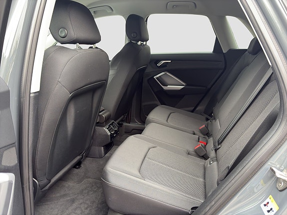 Audi Q3 12 of 21