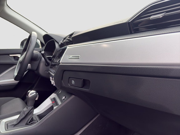 Audi Q3 17 of 21