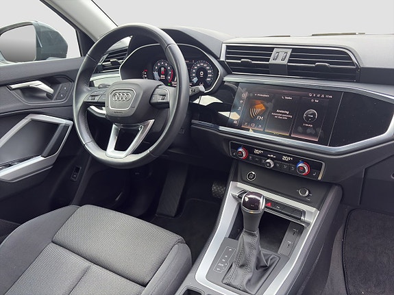 Audi Q3 9 of 21