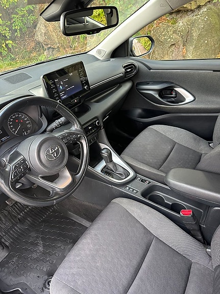 Toyota Yaris 5 of 6