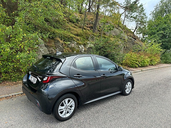 Toyota Yaris 4 of 6