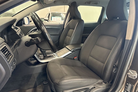 Volvo XC70 17 of 22