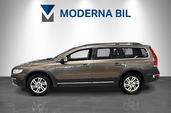 Volvo XC70 2 of 22