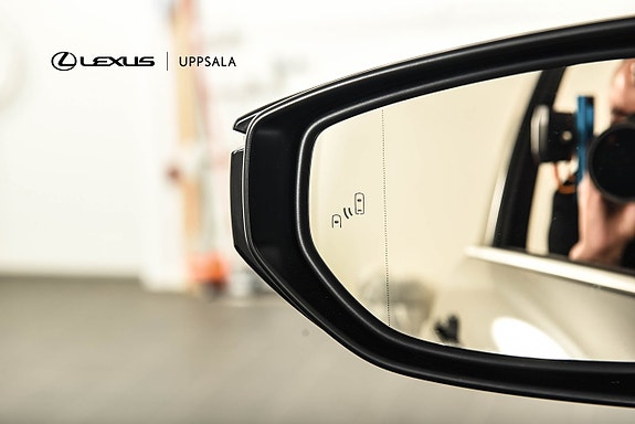 Lexus LBX 18 of 21
