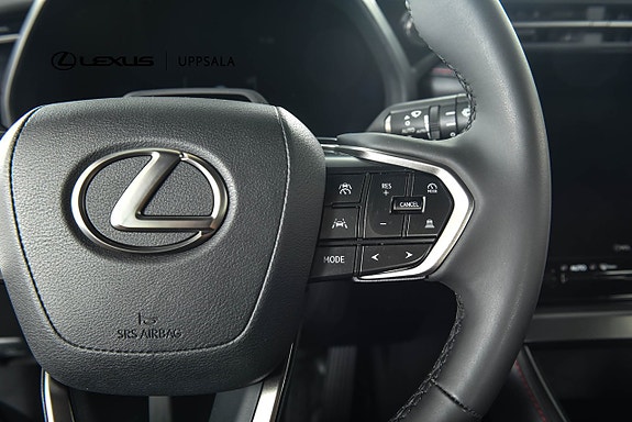 Lexus LBX 11 of 21
