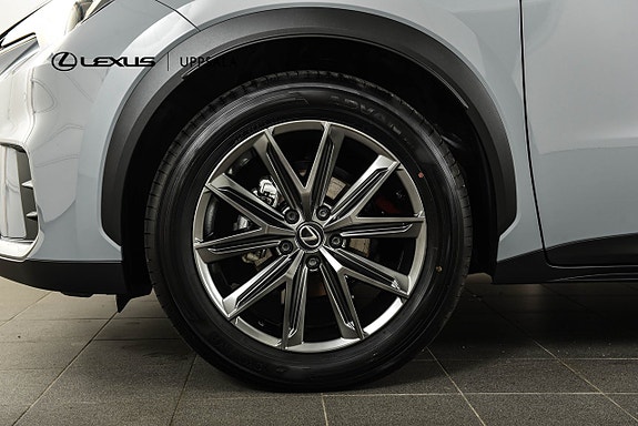 Lexus LBX 20 of 21