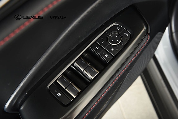 Lexus LBX 10 of 21