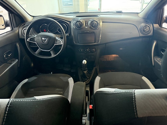 Dacia Logan 3 of 10