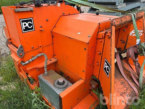 Kranmatad flistugg PC med en Farma C5.1D PTO Driven 3 of 6