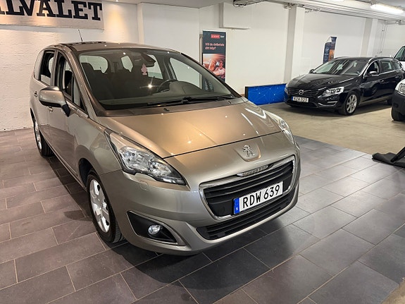 Peugeot 5008 2 of 17