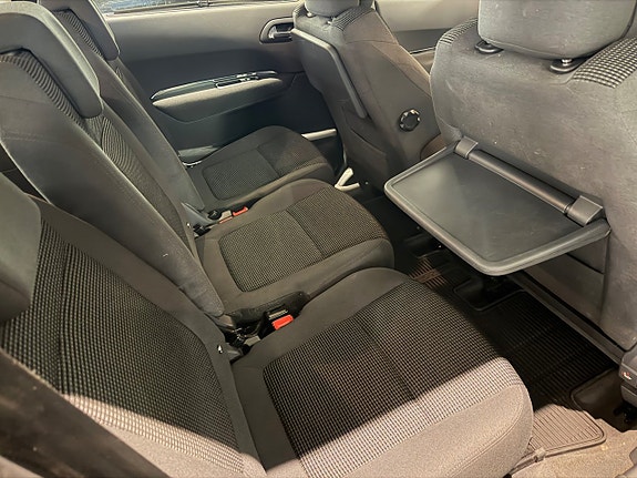 Peugeot 5008 12 of 17