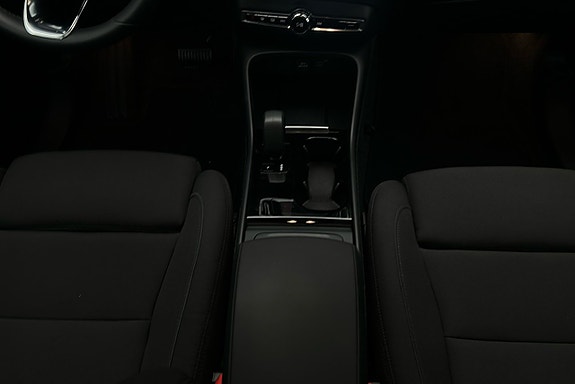 Volvo C40 9 of 27