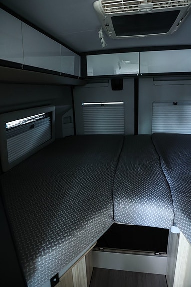 Adria Twin Plus 640 SLB 14 of 19