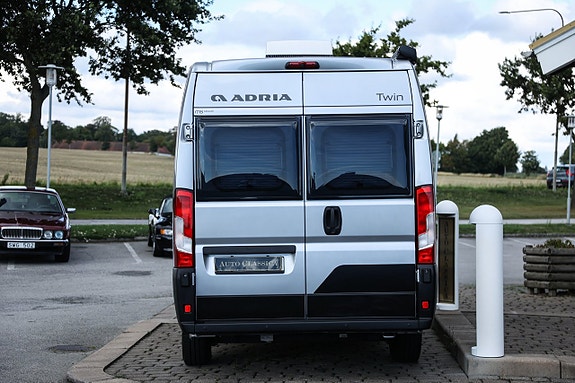 Adria Twin Plus 640 SLB 6 of 19