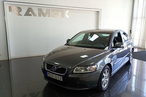 Volvo S40 2 of 6