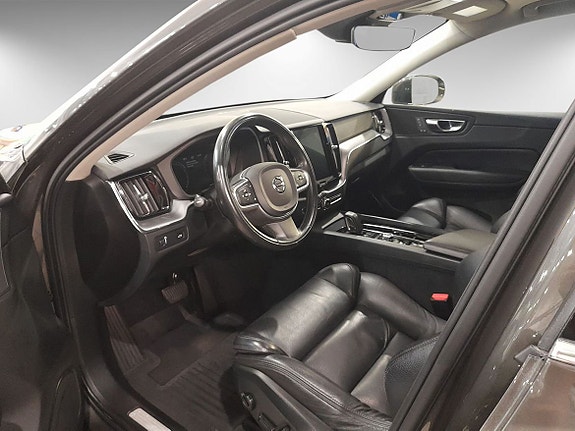 Volvo XC60 5 of 10