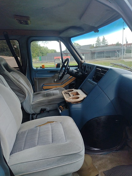 Chevrolet G20 4 of 6