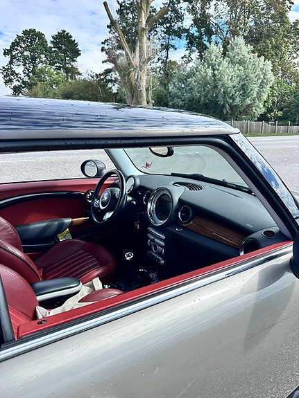 MINI Cooper S 5 of 5